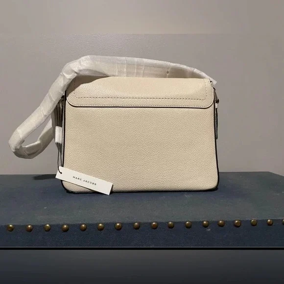 NWT Marc Jacobs Messenger White Leather with Gold accents Crossbody Purse - Picture 6 of 12